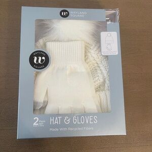 Wayland Square Hat & Glove Set